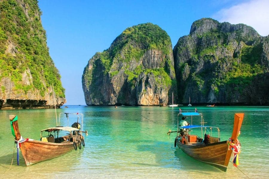 Smiling through Thailand: Unraveling the Wonders of the Land of Smiles