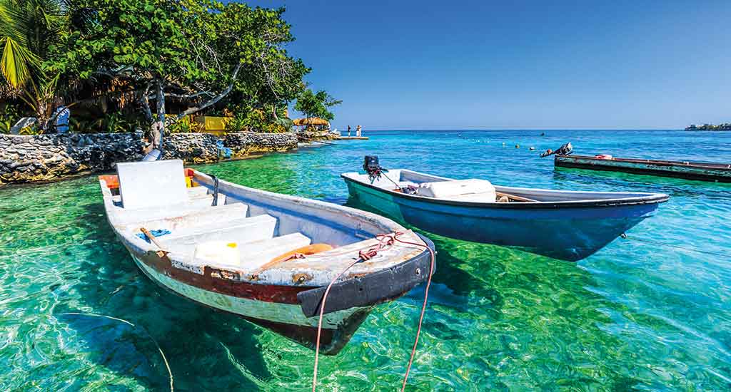 Boats docked in Rosario Islands Cartagena