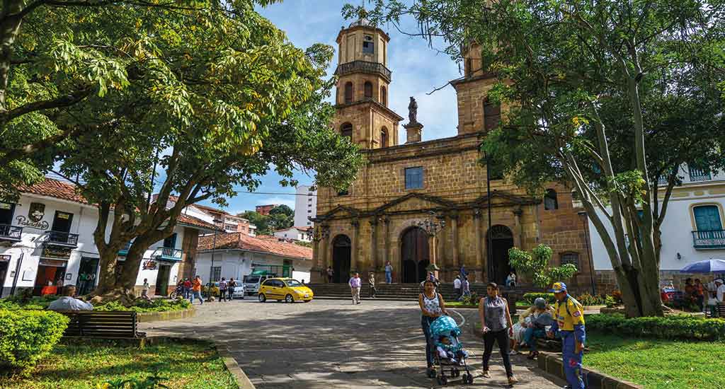 Locals in front of San Gil Cathedral