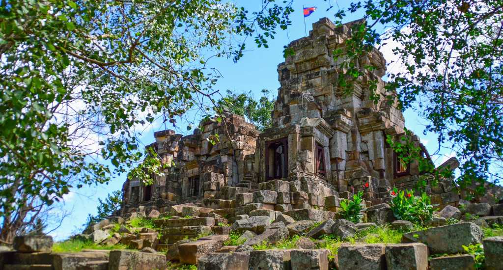 Wat Ek Phnom temple ruins