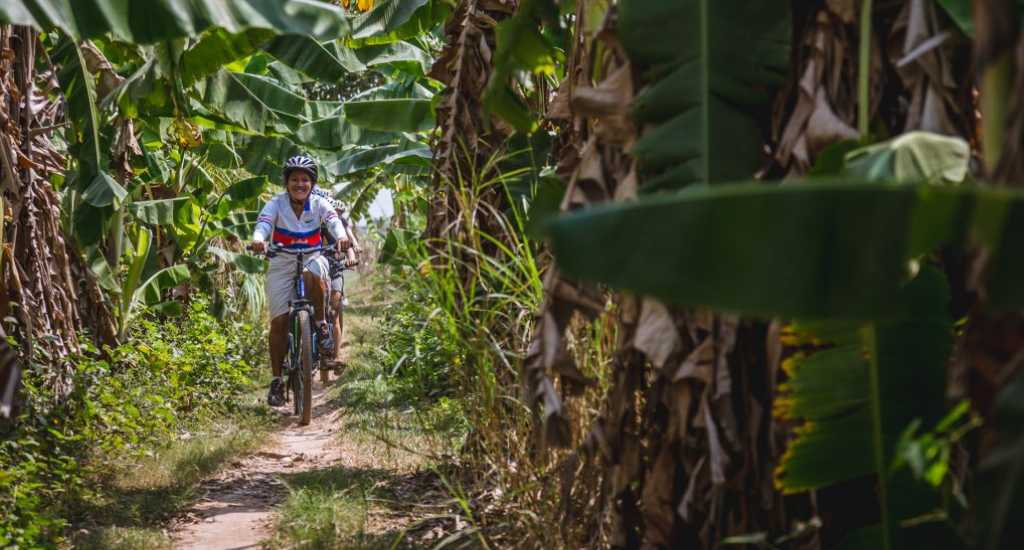 Cyclists on Grasshopper tour in Phnom Penh